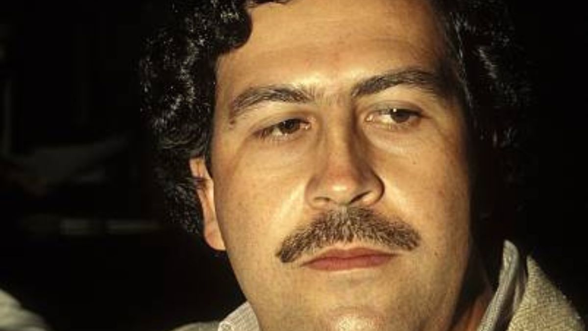 how did pablo escobar get so rich